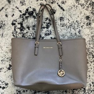 Michael Kors Jet Set Tote Bag